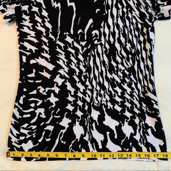 Nygard Black & White lightweight sweater - short sleeve - size M - Picture 6 of 8